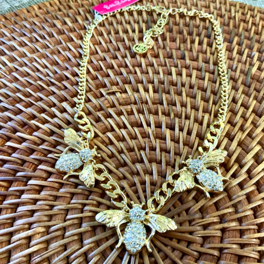 Lilly Pulitzer NECKLACE NWT Sparkling BUMBLE BEE ⭐️GOLD LINK CHAIN / CRYSTALS - Picture 3 of 13